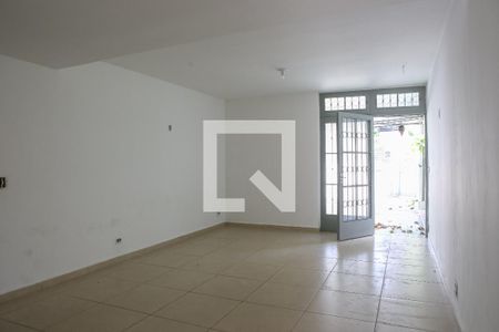 Sala de casa à venda com 2 quartos, 150m² em Alto de Pinheiros, São Paulo