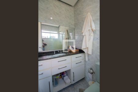 Casa à venda com 540m², 4 quartos e 3 vagasBanheiro da Suíte 2