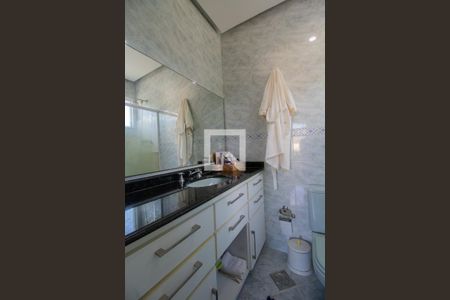 Casa à venda com 540m², 4 quartos e 3 vagasBanheiro da Suíte 2