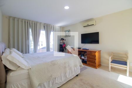 Casa à venda com 540m², 4 quartos e 3 vagasQuarto Suíte