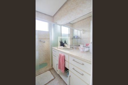 Casa à venda com 540m², 4 quartos e 3 vagasBanheiro da Suíte