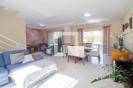 Casa à venda com 540m², 4 quartos e 3 vagasSala 