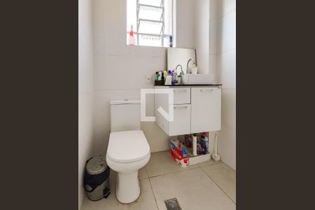 Apartamento à venda com 70m², 2 quartos e sem vagaBanheiro Corredor