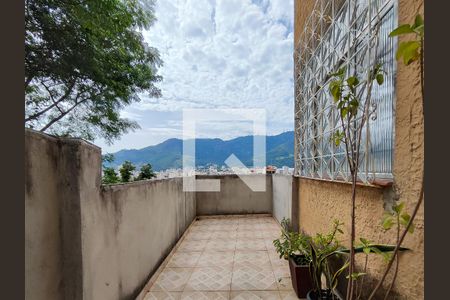 Apartamento à venda com 70m², 2 quartos e sem vagaVaranda