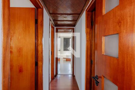 Corredor de apartamento para alugar com 3 quartos, 73m² em Vila Vera, São Paulo
