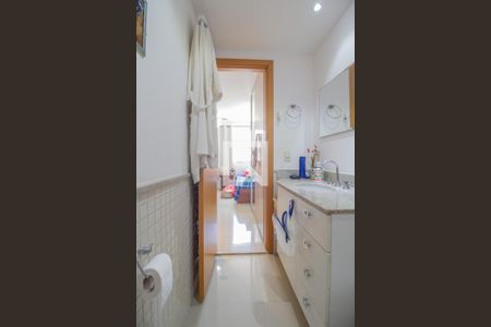 Apartamento à venda com 153m², 4 quartos e 3 vagasBanheiro da Suíte 1