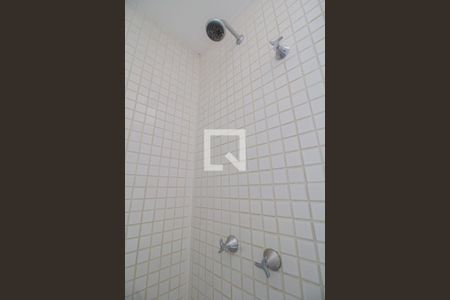 Apartamento à venda com 153m², 4 quartos e 3 vagasChuveiro