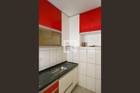 Casa à venda com 70m², 2 quartos e 2 vagas Casa à venda com 70m², 2 quartos e 2 vagasCozinha