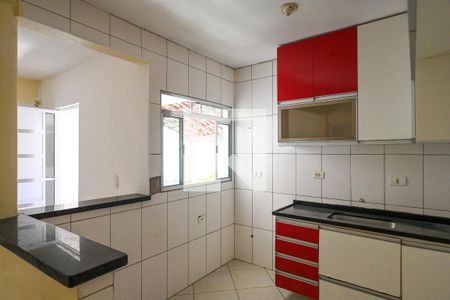 Casa à venda com 70m², 2 quartos e 2 vagas Casa à venda com 70m², 2 quartos e 2 vagasCozinha
