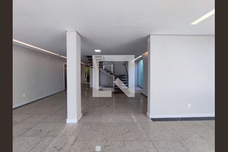 Sala 1 de casa à venda com 4 quartos, 720m² em Cabral, Contagem