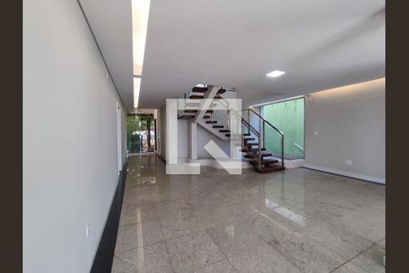 Sala 1 de casa para alugar com 4 quartos, 720m² em Cabral, Contagem
