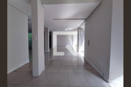 Sala 1  de casa para alugar com 4 quartos, 720m² em Cabral, Contagem