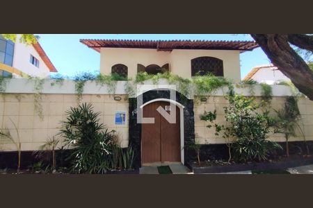 Casa para alugar com 450m², 5 quartos e 8 vagasFachada