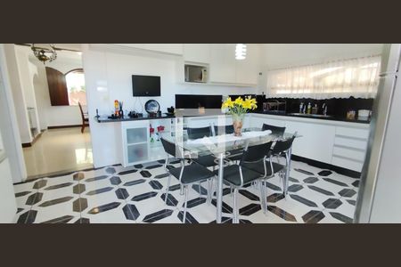 Casa para alugar com 450m², 5 quartos e 8 vagasCozinha