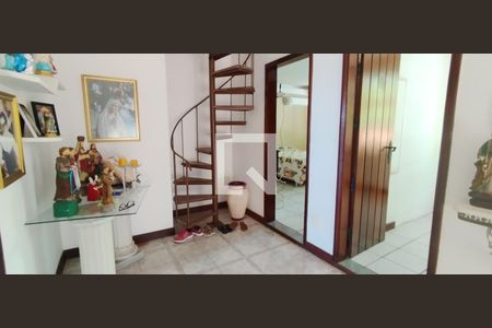 Casa para alugar com 450m², 5 quartos e 8 vagasHall social