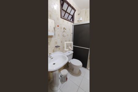 Casa para alugar com 450m², 5 quartos e 8 vagasBanheiro 