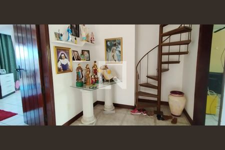 Casa para alugar com 450m², 5 quartos e 8 vagasHall social