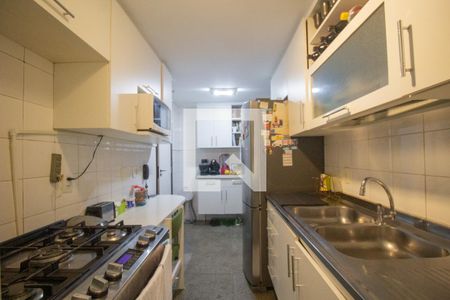Apartamento para alugar com 190m², 4 quartos e 2 vagas Apartamento para alugar com 190m², 4 quartos e 2 vagasCozinha e Área de Serviço