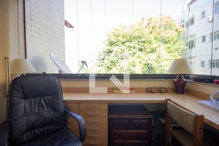 Apartamento para alugar com 190m², 4 quartos e 2 vagas Apartamento para alugar com 190m², 4 quartos e 2 vagasSacada da Suíte 2