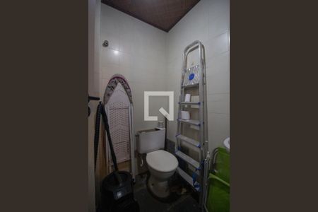 Apartamento para alugar com 190m², 4 quartos e 2 vagas Apartamento para alugar com 190m², 4 quartos e 2 vagasBanheiro de Serviço