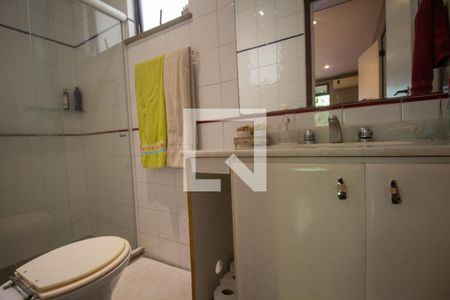 Apartamento para alugar com 190m², 4 quartos e 2 vagas Apartamento para alugar com 190m², 4 quartos e 2 vagasBanheiro da Suíte 1