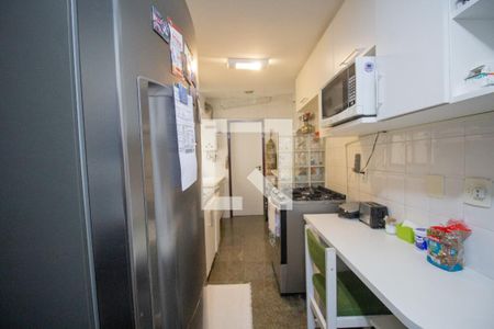 Apartamento para alugar com 190m², 4 quartos e 2 vagas Apartamento para alugar com 190m², 4 quartos e 2 vagasCozinha e Área de Serviço
