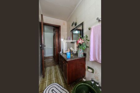 Casa à venda com 256m², 5 quartos e 8 vagas Casa à venda com 256m², 5 quartos e 8 vagasBanheiro cs 2