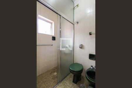 Casa à venda com 256m², 5 quartos e 8 vagas Casa à venda com 256m², 5 quartos e 8 vagasBanheiro da Suíte cs 1