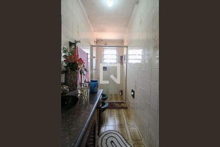 Casa à venda com 256m², 5 quartos e 8 vagas Casa à venda com 256m², 5 quartos e 8 vagasBanheiro cs 2