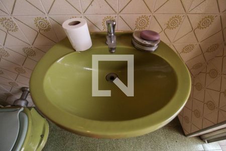 Casa à venda com 256m², 5 quartos e 8 vagas Casa à venda com 256m², 5 quartos e 8 vagasBanheiro de Serviço