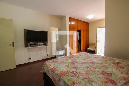 Casa à venda com 256m², 5 quartos e 8 vagas Casa à venda com 256m², 5 quartos e 8 vagasSuíte cs 1