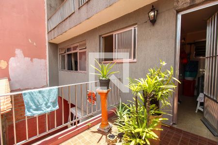 Casa à venda com 256m², 5 quartos e 8 vagas Casa à venda com 256m², 5 quartos e 8 vagasVaranda cs 2