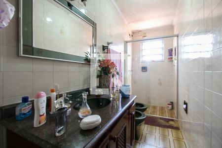 Casa à venda com 256m², 5 quartos e 8 vagas Casa à venda com 256m², 5 quartos e 8 vagasBanheiro cs 2