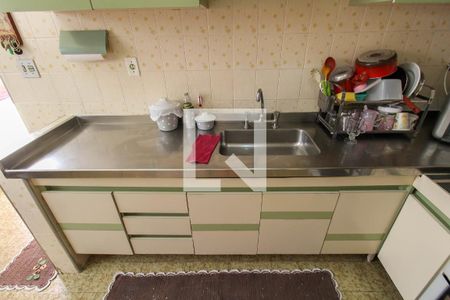 Casa à venda com 256m², 5 quartos e 8 vagas Casa à venda com 256m², 5 quartos e 8 vagasCozinha cs 1