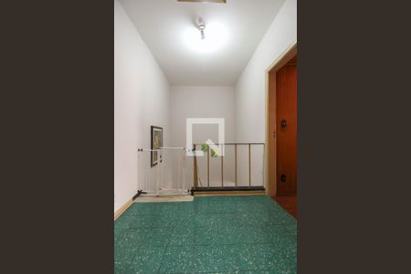 Casa à venda com 256m², 5 quartos e 8 vagas Casa à venda com 256m², 5 quartos e 8 vagasHall cs 1