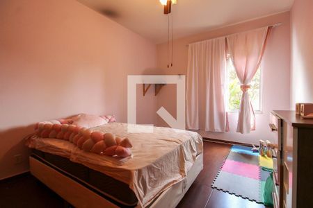 Casa à venda com 256m², 5 quartos e 8 vagas Casa à venda com 256m², 5 quartos e 8 vagasQuarto 3 cs 1