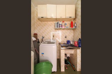 Casa à venda com 256m², 5 quartos e 8 vagas Casa à venda com 256m², 5 quartos e 8 vagasÁrea de Serviço