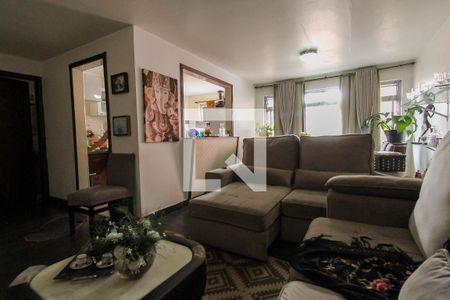 Casa à venda com 256m², 5 quartos e 8 vagas Casa à venda com 256m², 5 quartos e 8 vagasSala Casa 2