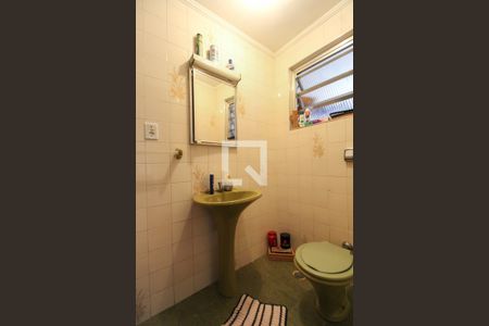 Casa à venda com 256m², 5 quartos e 8 vagas Casa à venda com 256m², 5 quartos e 8 vagasLavabo cs 2