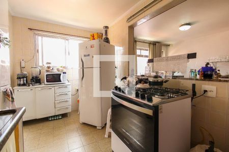 Casa à venda com 256m², 5 quartos e 8 vagas Casa à venda com 256m², 5 quartos e 8 vagasCozinha cs 2