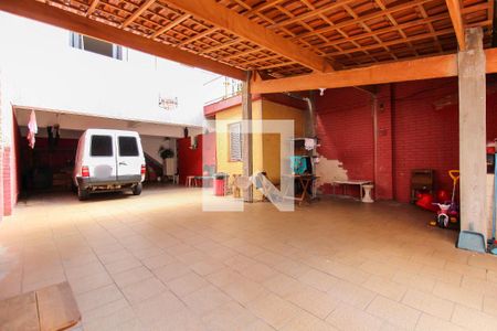 Casa à venda com 256m², 5 quartos e 8 vagas Casa à venda com 256m², 5 quartos e 8 vagasGaragem