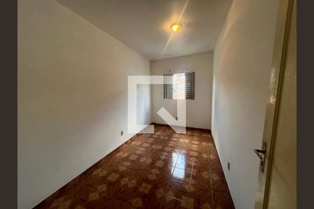 Quarto 2 de casa para alugar com 2 quartos, 60m² em Vila Roque, São Paulo