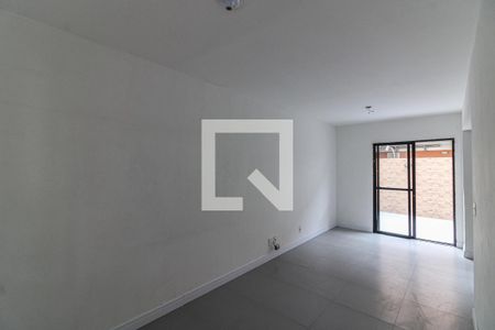 Sala de casa de condomínio para alugar com 3 quartos, 84m² em Vargem Pequena, Rio de Janeiro