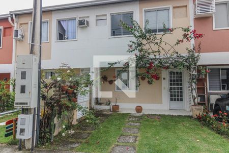 Casa de condomínio para alugar com 84m², 3 quartos e 2 vagasFachada