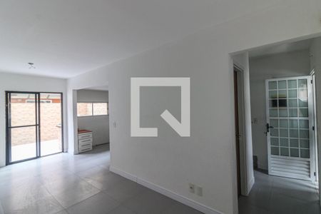 Sala de casa de condomínio para alugar com 3 quartos, 84m² em Vargem Pequena, Rio de Janeiro