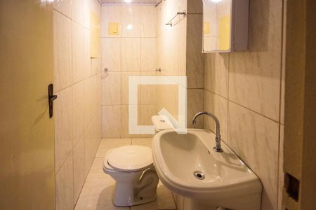 Casa para alugar com 300m², 3 quartos e 6 vagas Casa para alugar com 300m², 3 quartos e 6 vagasBanheiro da Suite 02