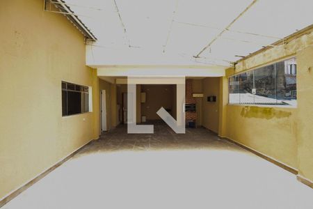 Casa para alugar com 300m², 3 quartos e 6 vagas Casa para alugar com 300m², 3 quartos e 6 vagasQuintal