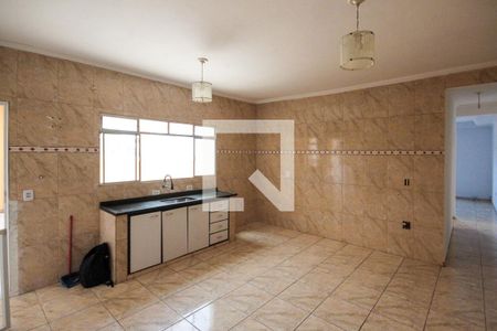 Casa para alugar com 300m², 3 quartos e 6 vagas Casa para alugar com 300m², 3 quartos e 6 vagasCozinha