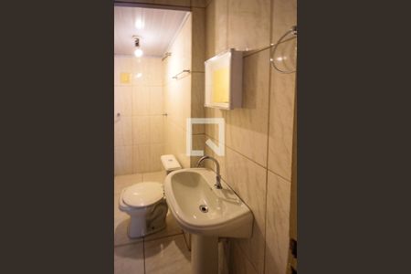 Casa para alugar com 300m², 3 quartos e 6 vagas Casa para alugar com 300m², 3 quartos e 6 vagasBanheiro da Suite 02