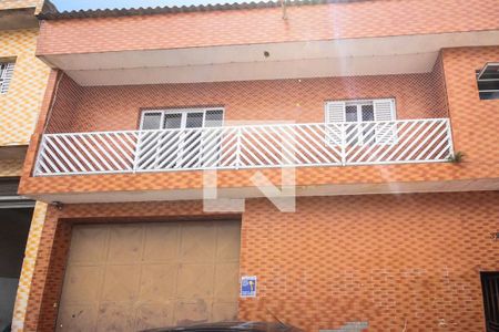 Casa para alugar com 300m², 3 quartos e 6 vagas Casa para alugar com 300m², 3 quartos e 6 vagasFachada